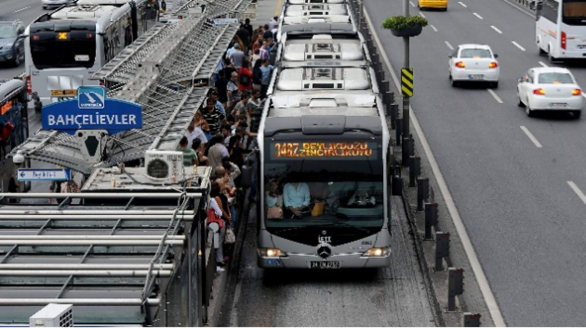 1 Ocak'ta toplu taşıma ücretsiz mi? 1 Ocak 2026 Perşembe metro, metrobüs, vapur, otobüs, tramvay, Marmaray, İZBAN, Ankaray ücretsiz mi?