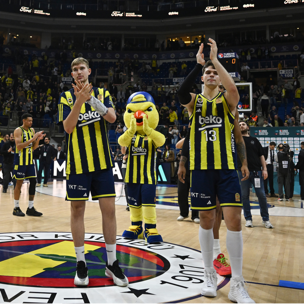 Fenerbahçe Beko, İtalya'da farklı kazandı!
