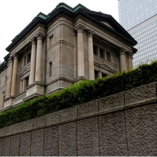 Faizi 30 yılın zirvesine yükseltti