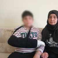 Okulda akran zorbalığı... Parmağı kırıldı dokuları koptu!