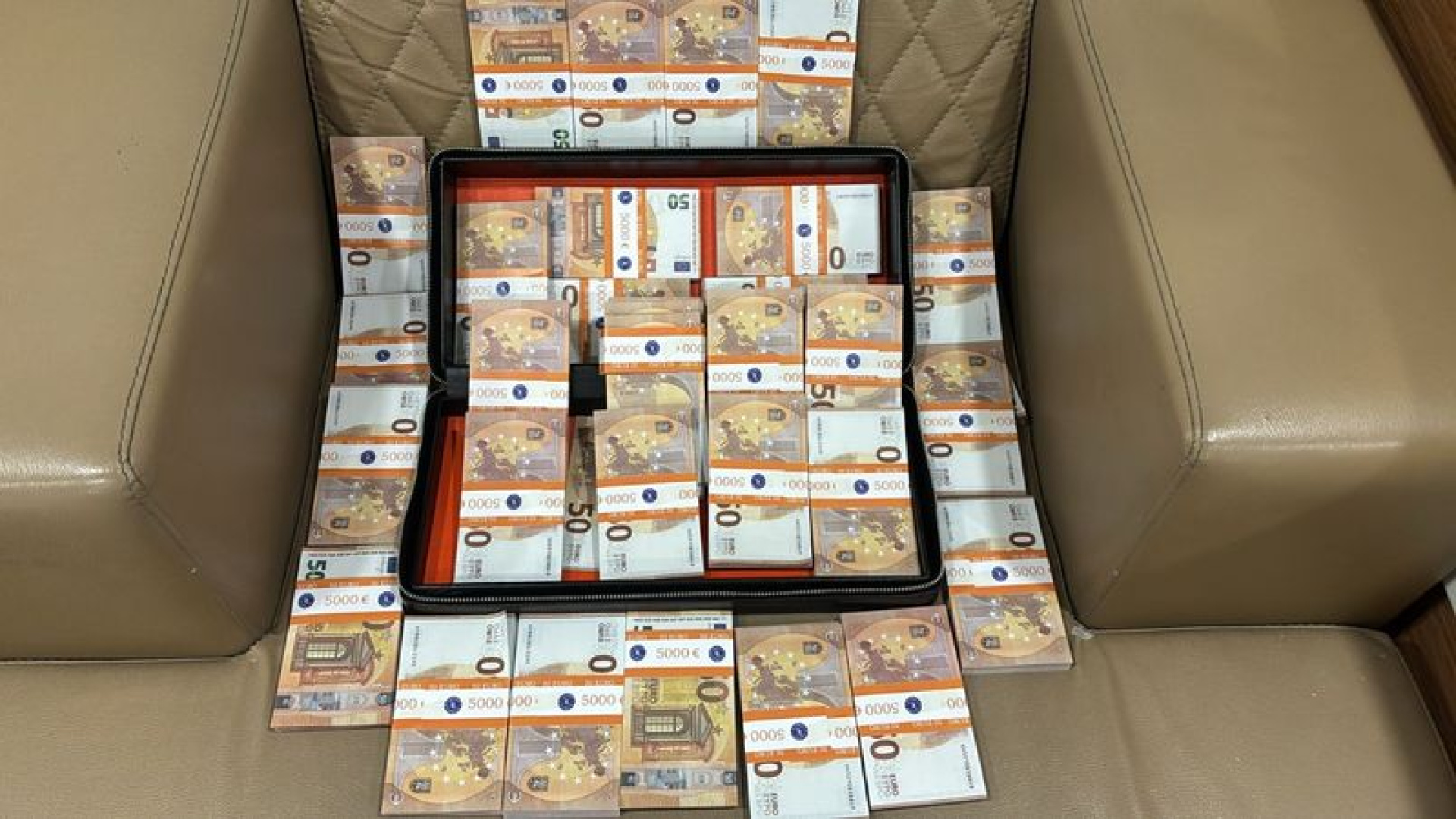 İstanbul'da Sahte Para Operasyonu: 150 Bin Avro Ele Geçirildi, 1 Şüpheli Yakalandı