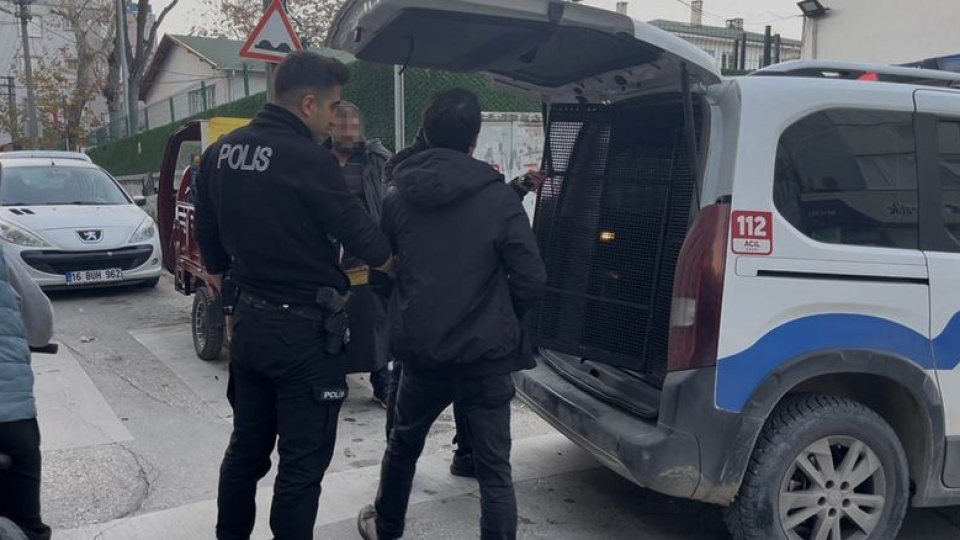 Eşine kızdı evi yaktı