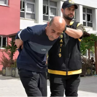 "Babam bizi tinerle yakmak istedi!"