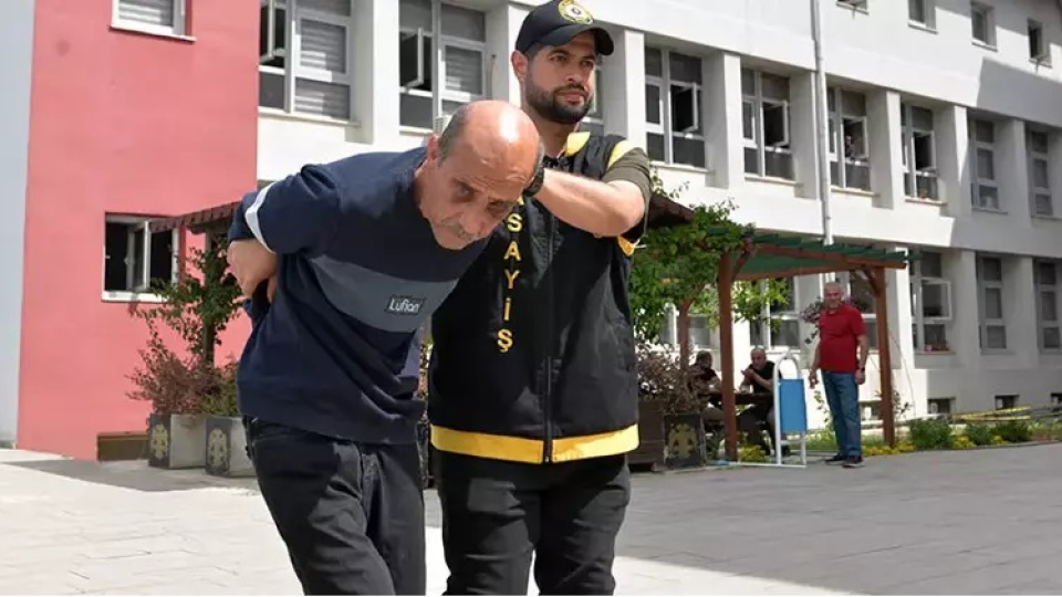 "Babam bizi tinerle yakmak istedi!"