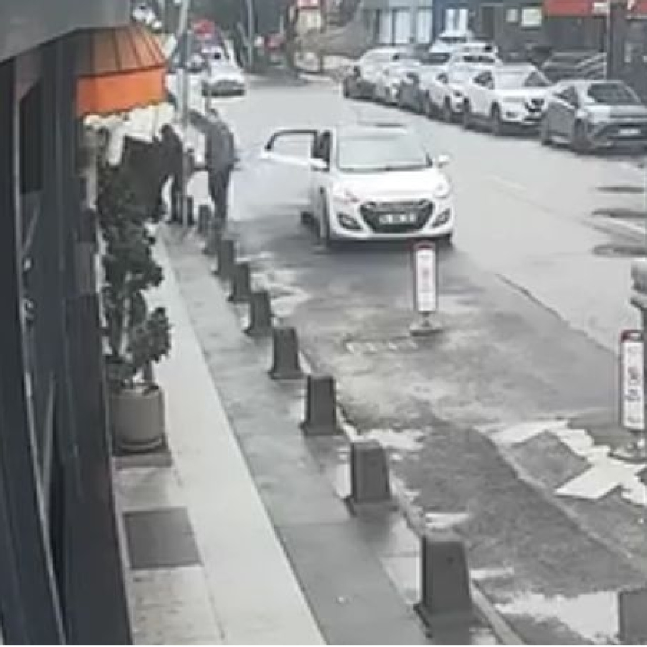 Arkadaşlarıyla patronuna saldırdı
