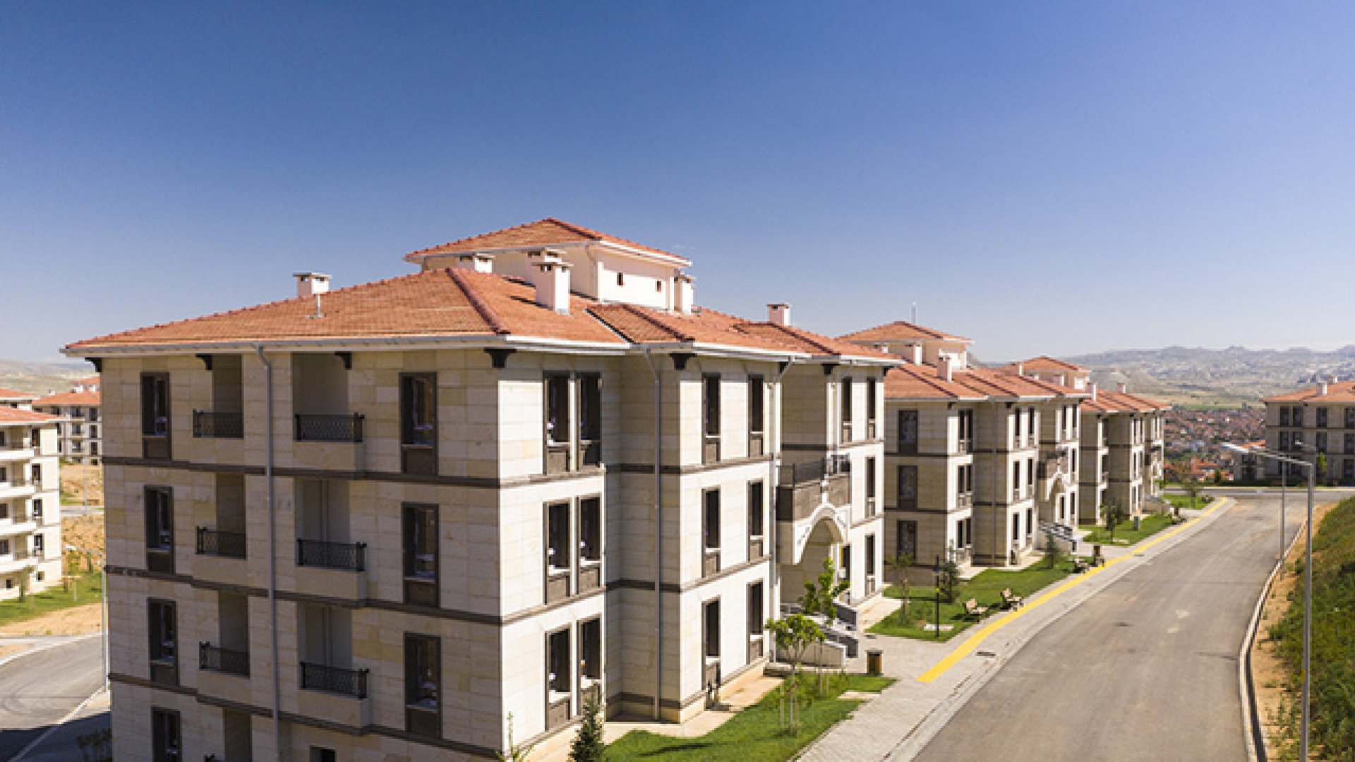 TOKİ konutları hangi ilçelerde yapılacak? TOKİ 500 bin sosyal konut il ve ilçe dağılımı nasıl?