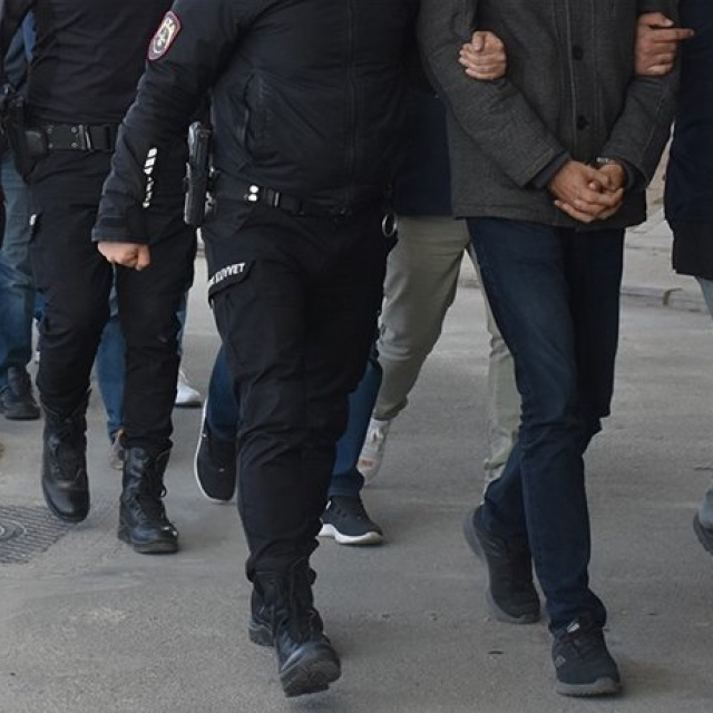 Diyarbakır'da uygulama yapan polise ateş açıldı: 4 gözaltı