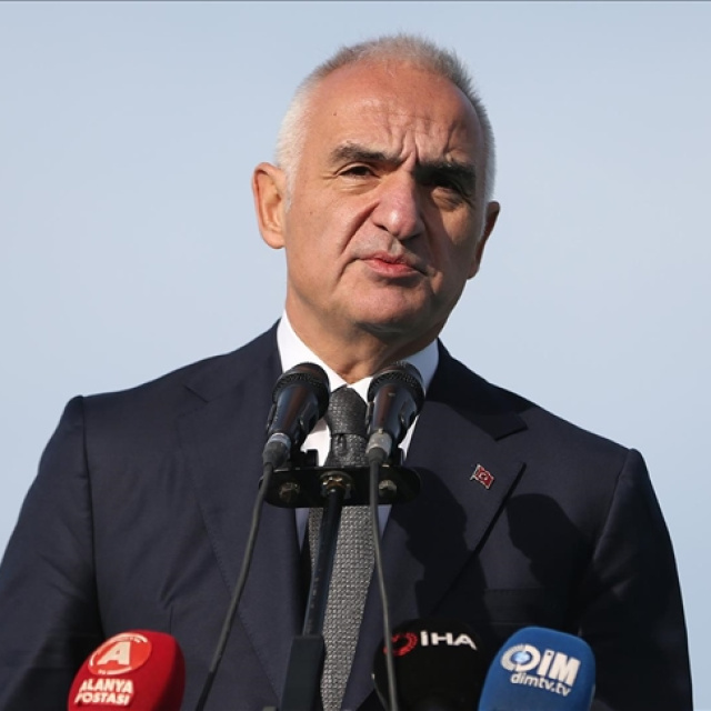 "Dünyaya örnek olan turizm tanıtım stratejisi yürütüyoruz"