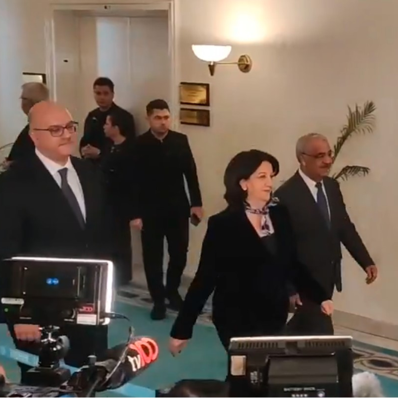 DEM Parti'den AK Parti'ye ziyaret