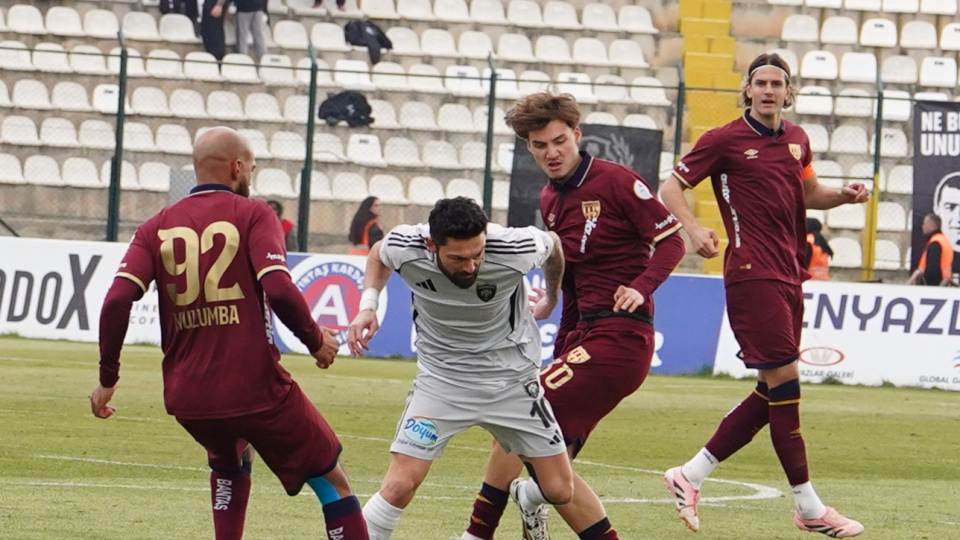 Erzurumspor, Bandırma'yı 2 golle geçti