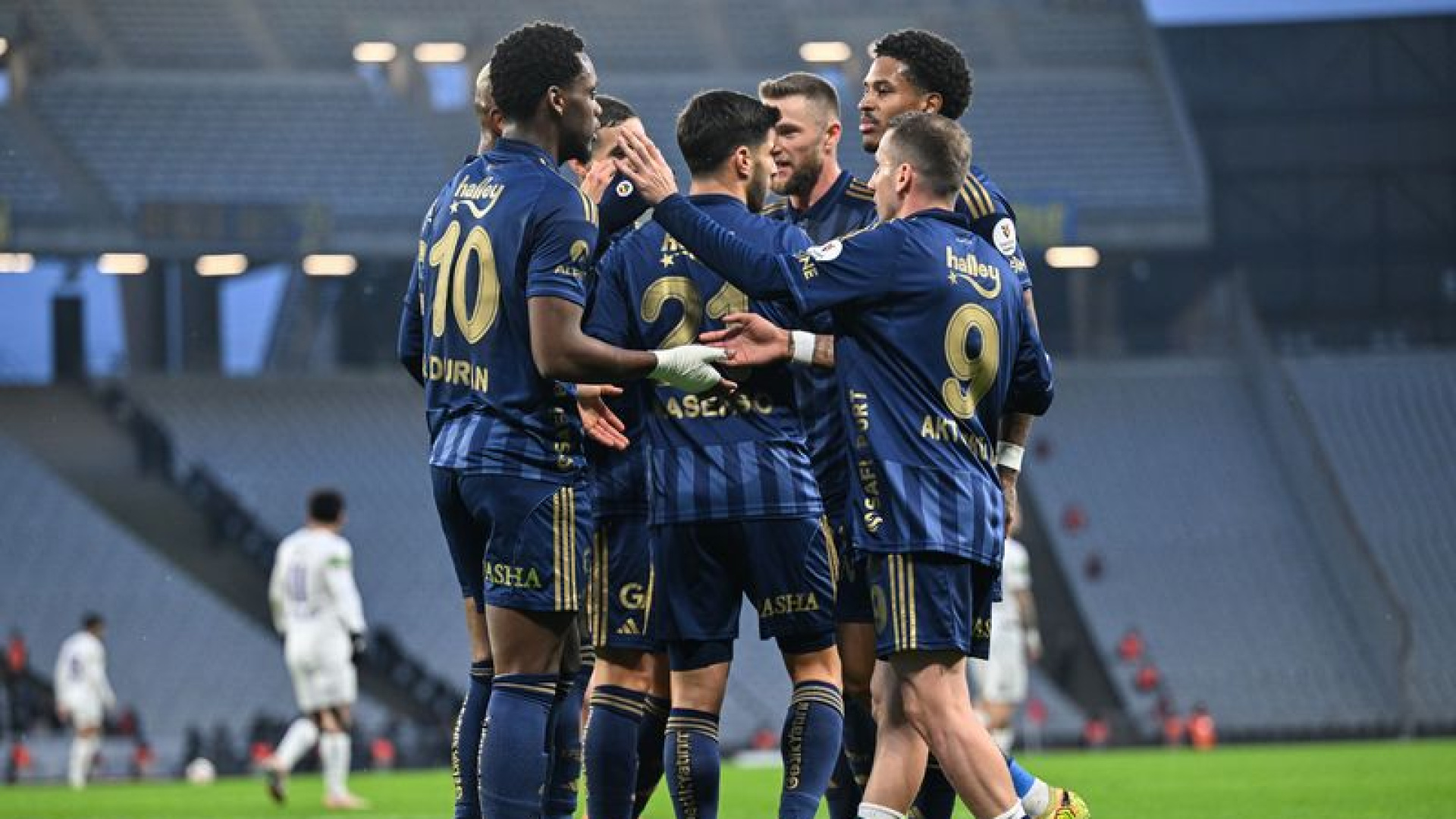 Fenerbahçe, İstanbulspor Maçında 5-0'lık Farklı Galibiyet Aldı