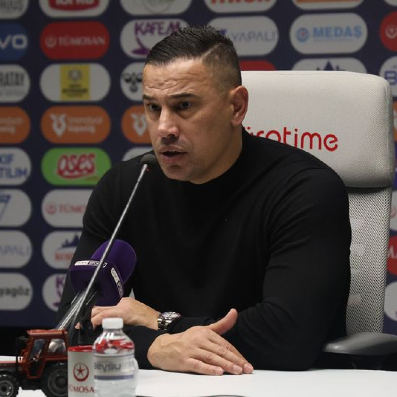 "Ayağa kalkmak zorundayız, kalkacağız"