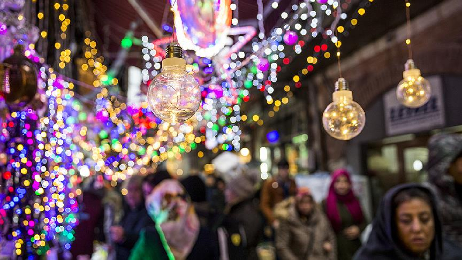 Yılbaşı tatili kaç gün? 31 Aralık 2025 resmi tatil mi, yarım gün mü? 1 Ocak resmi tatil mi, yılbaşı tatili ne zaman?