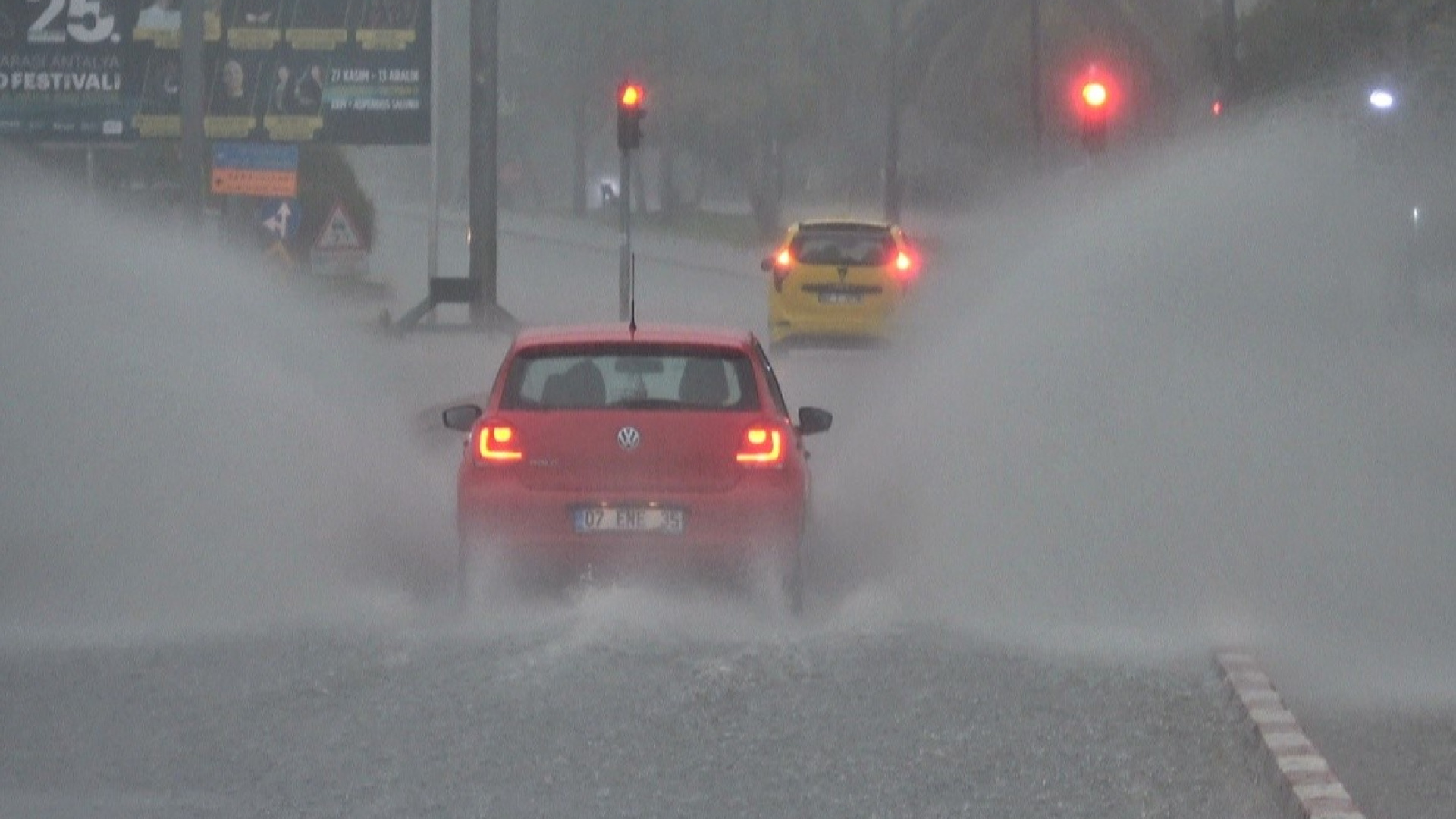 Son dakika hava durumu: Yerel şiddetli sağanak! Sel ve su baskını riski! | Son dakika haberleri