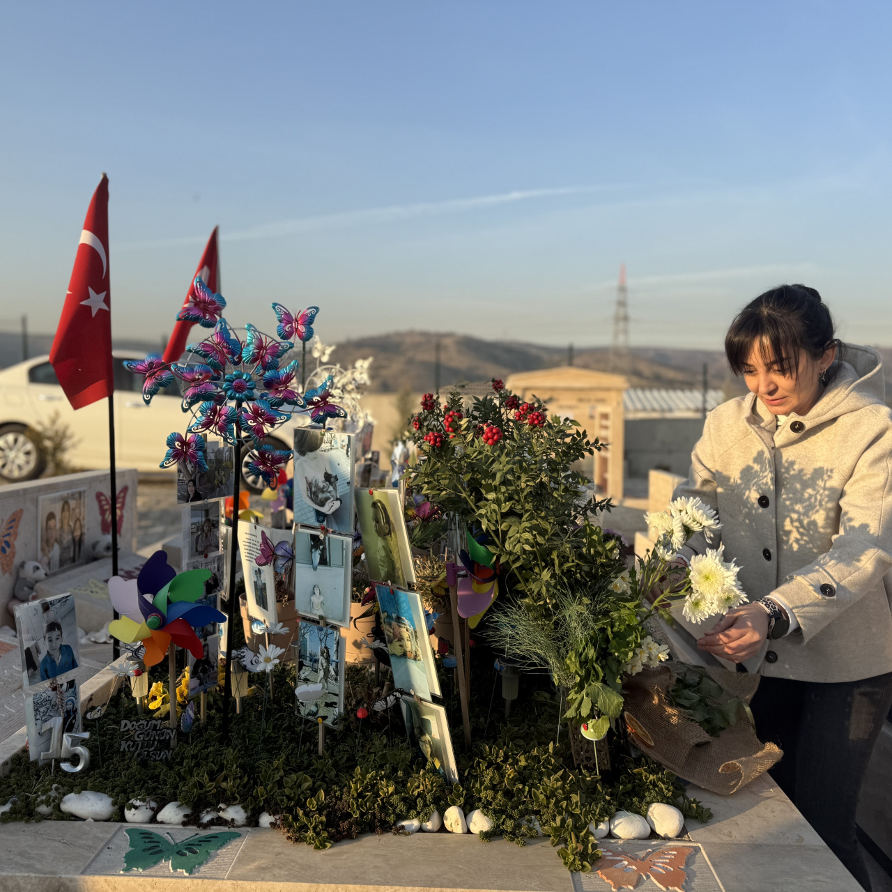 Katilleri babaları! Mezarları anı bahçesi oldu