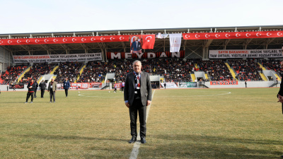 "UEFA ve FIFA standartlarında 41 stadyum yaptık"