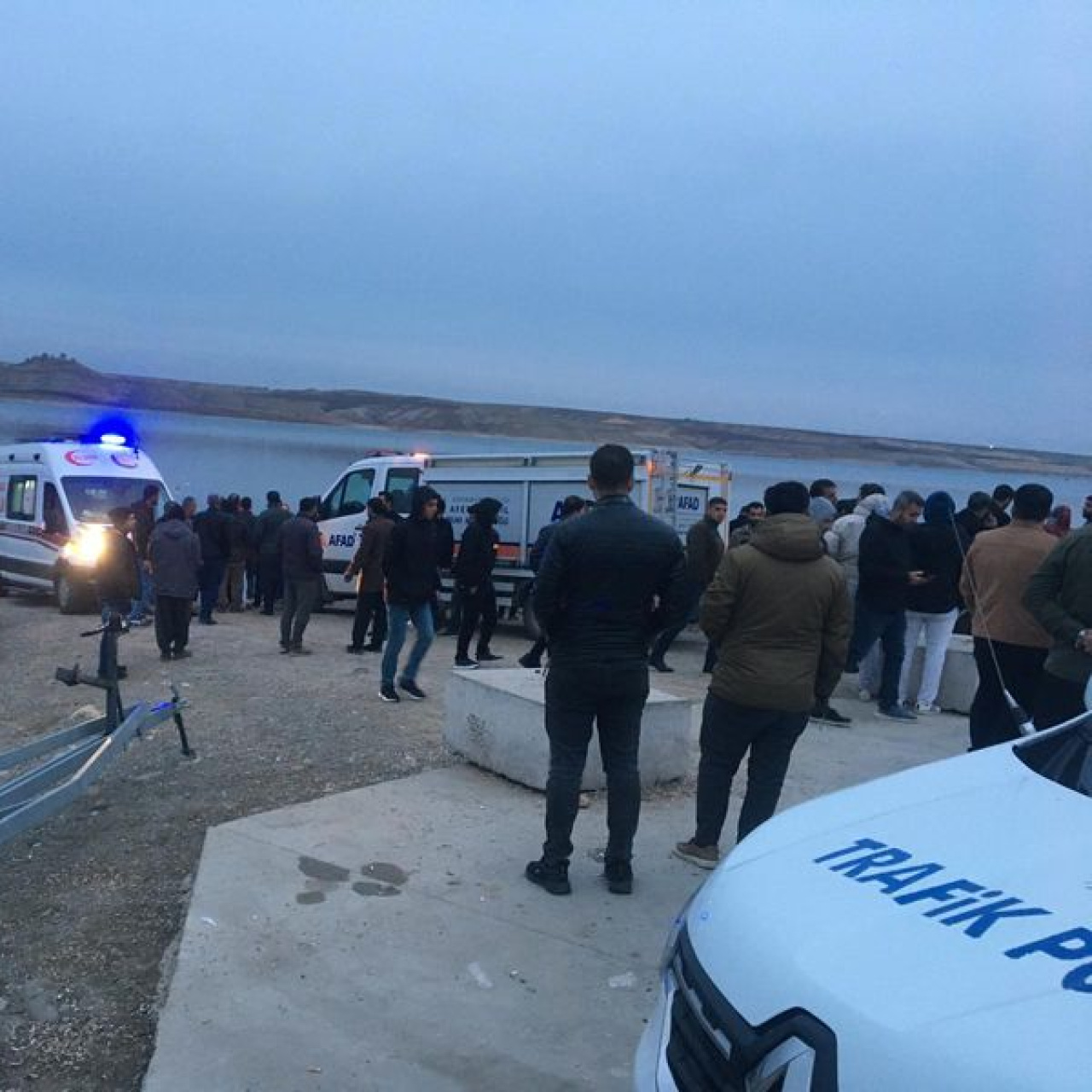Tekne alabora oldu... 1 kişi aranıyor