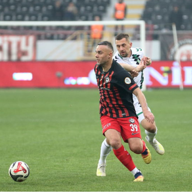 Çorum FK, üç puanı iki golle aldı!