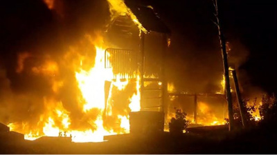 Beylikdüzü'nde çocuk parkı alev alev yandı