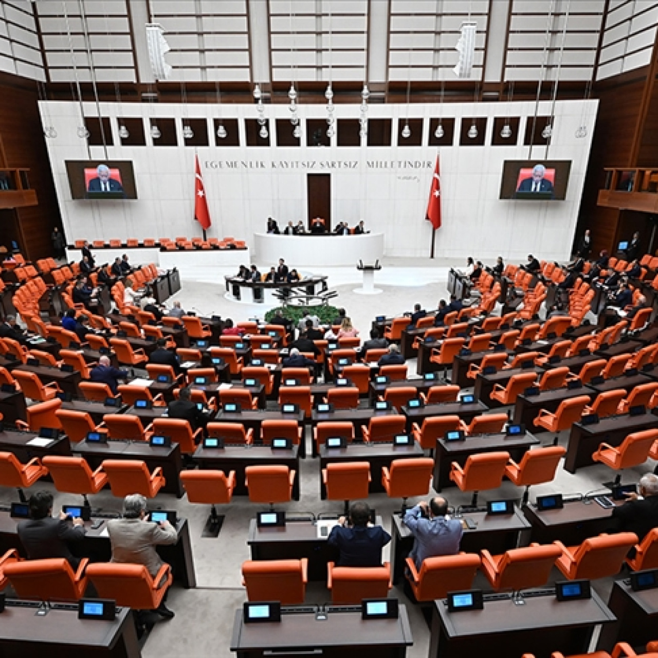 2026 bütçesi Meclis'te kabul edildi! Türkiye ekonomisine yeni bir yön veriyor.