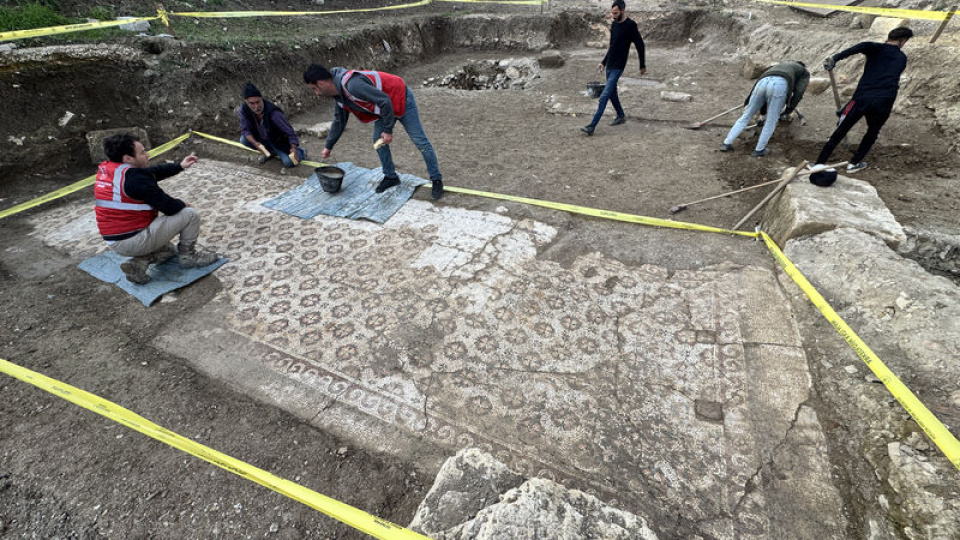 Hatay'da temel kazısında bulundu