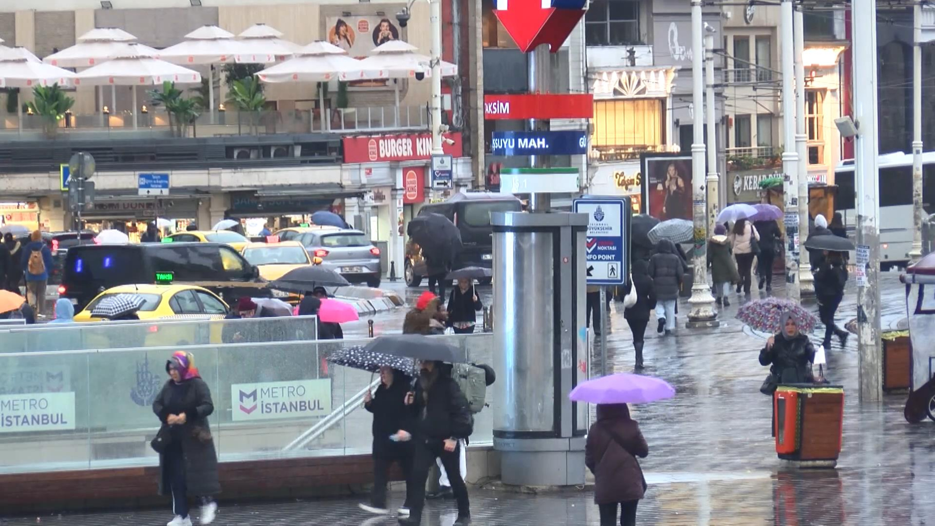 Soğuk ve kurak günlerin ardından İstanbul'da yağmur sürprizi! | Son dakika haberleri