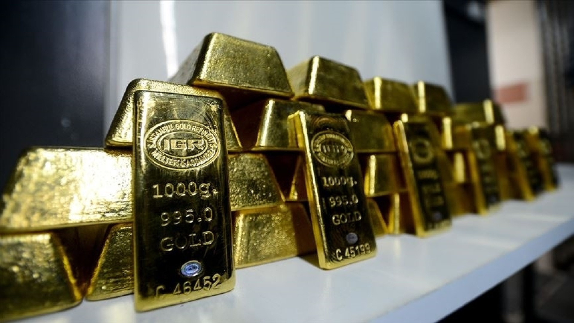 Altın Onsu Tarihi Rekor Kırdı: 4.400 Doları İlk Kez Aştı
