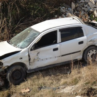 Otomobil köprüden uçtu: 1 ölü, 2 yaralı