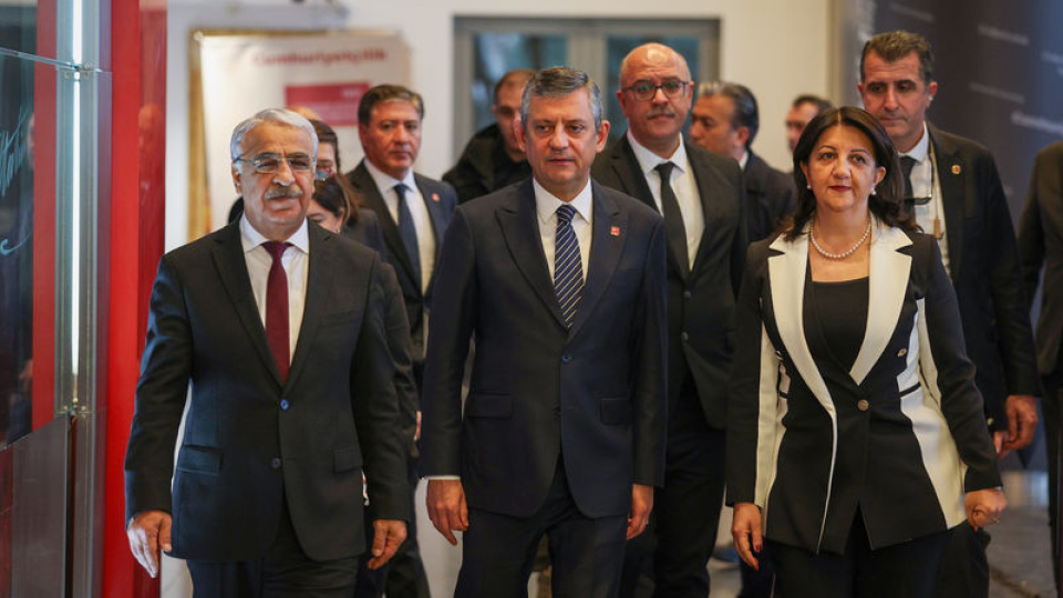 DEM Parti heyetinden CHP'ye ziyaret