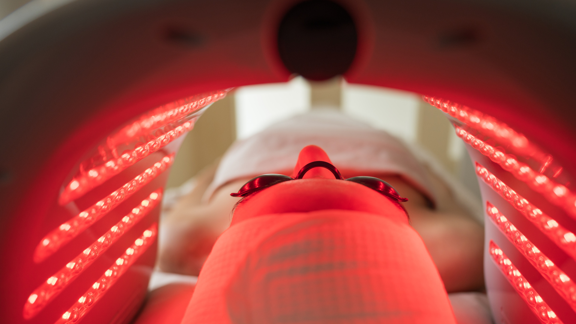 Kırmızı ışık terapisi nedir? Kırmızı ışık terapisi nasıl yapılır, yararları nelerdir?