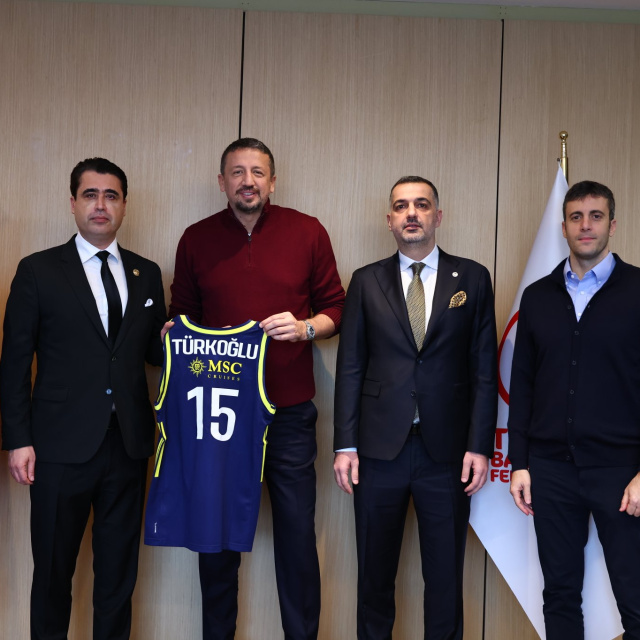 Fenerbahçe'den TBF Başkanı Türkoğlu'na ziyaret!