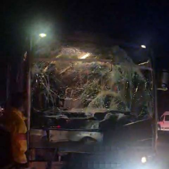 Batman’da otobüs ile çekici çarpıştı: Yaralılar var