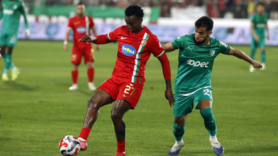 Zirvede sessiz maç!