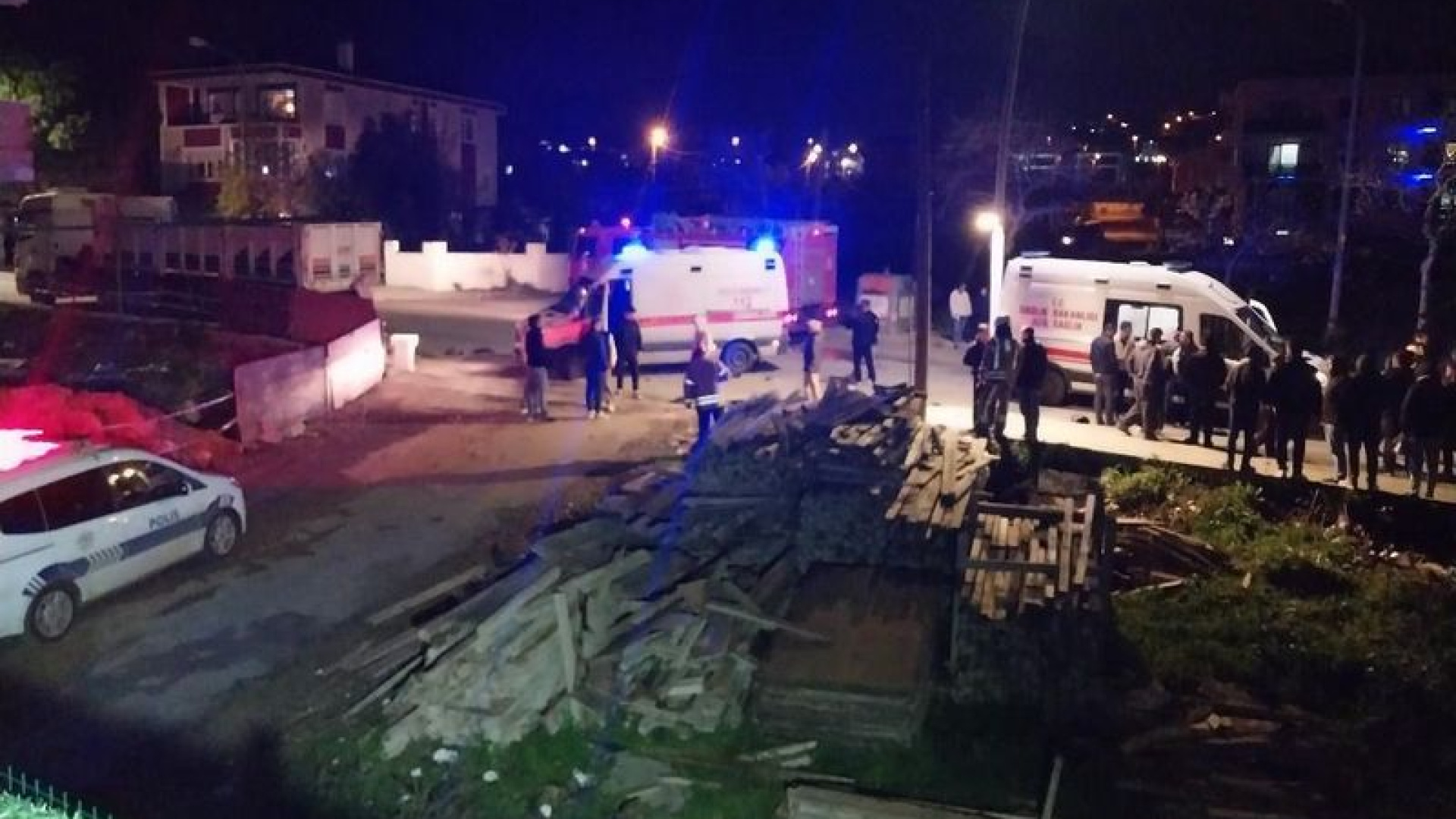 Son dakika: Büyükçekmece’de motosiklet karşı şeritten gelen araçla çarpıştı iki kişi hayatını kaybetti | Son dakika haberleri