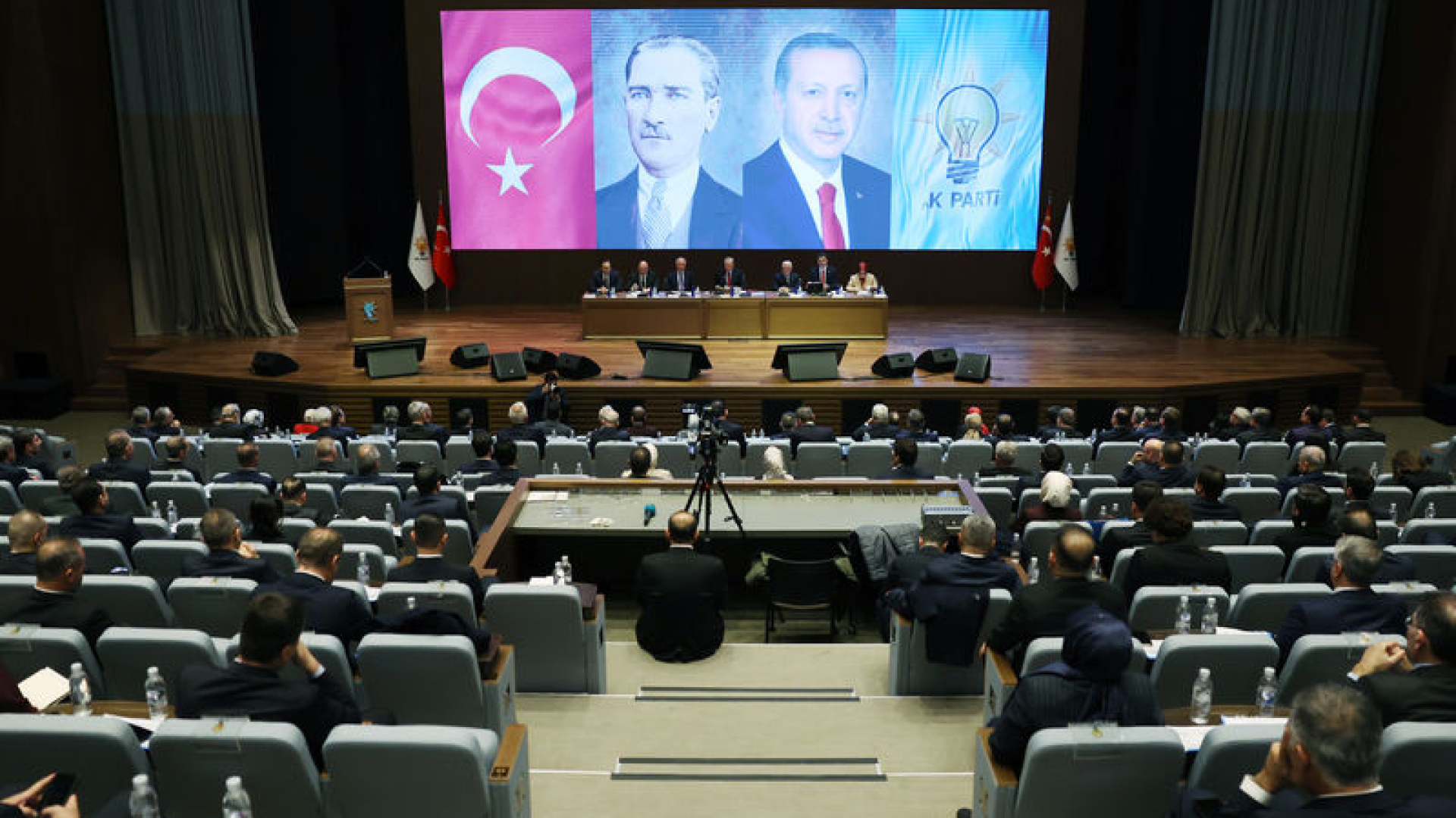 Son dakika: AK Parti MKYK'da hangi başlıklar ele a…