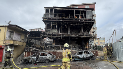Korkutan yangın... 1 kişi mahsur kaldı!