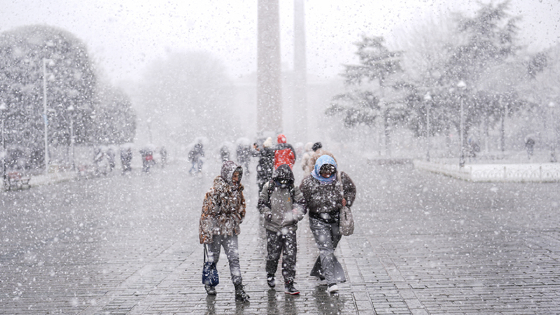 İstanbul’a kar yağacak mı, ne zaman yağacak? Meteoroloji'den hava durumu uyarısı! Yılbaşında kar var mı, hava nasıl olacak?