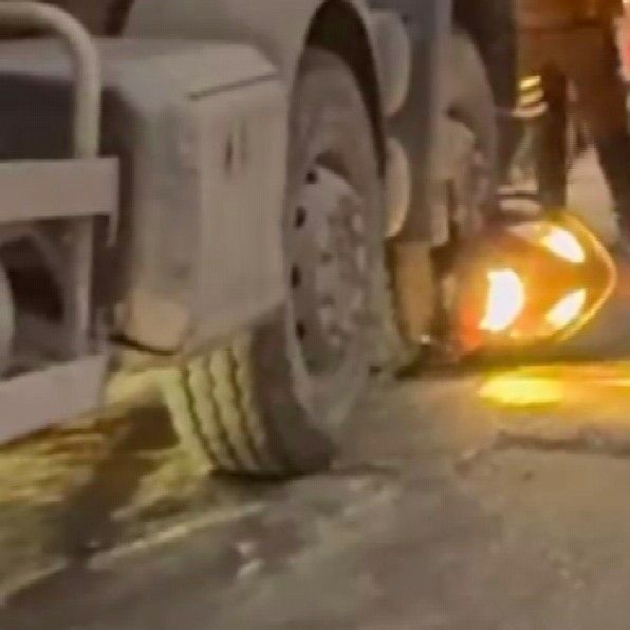 Mikserin altında kaldı 
