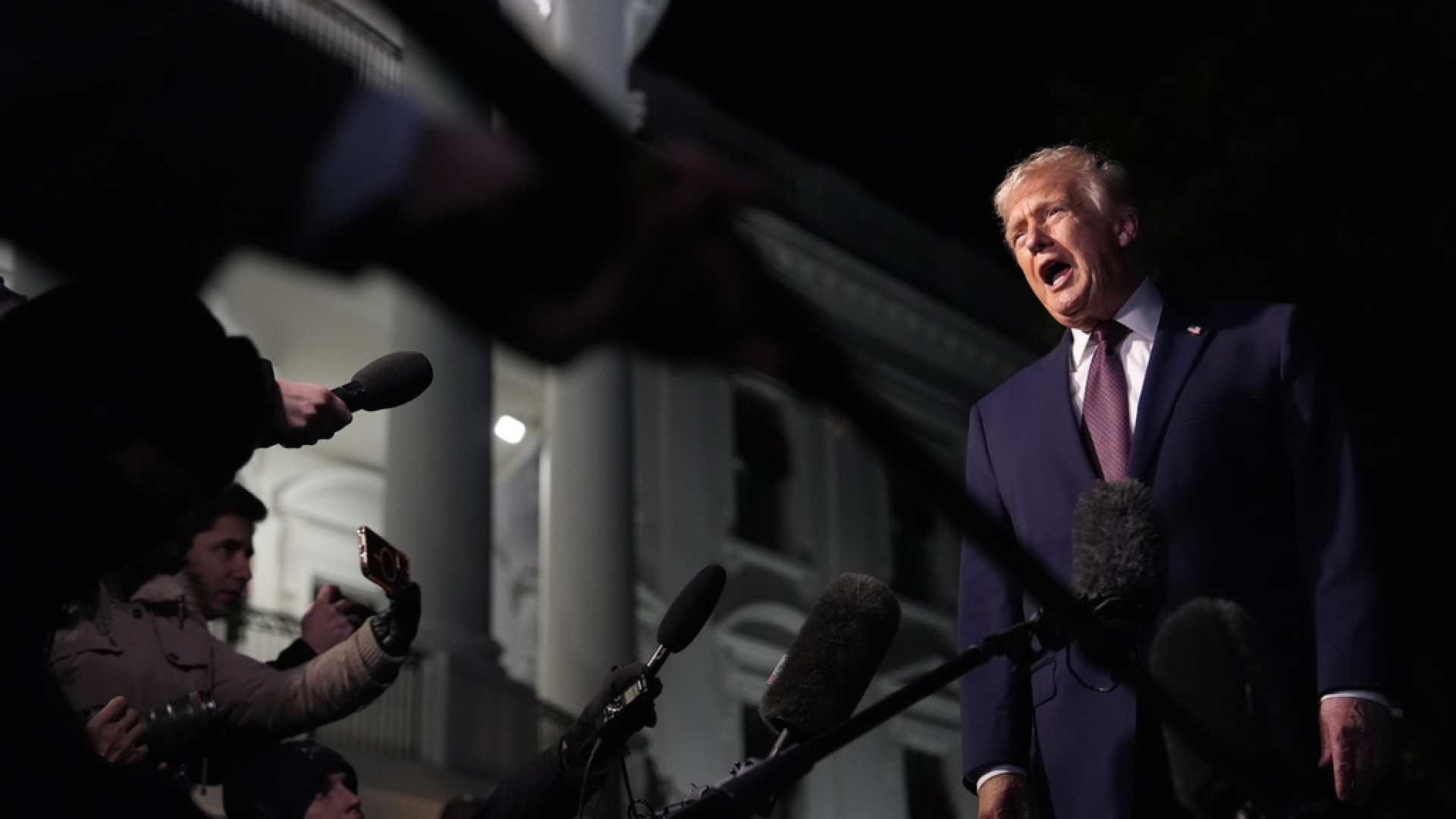 Epstein belgelerinde Trump'ın uçuş kayıtları ve "sahte" içerikler dikkati çekti | Dış Haberler