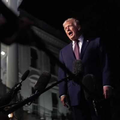 Epstein belgelerinde Trump'ın uçuş kayıtları dikkati çekti