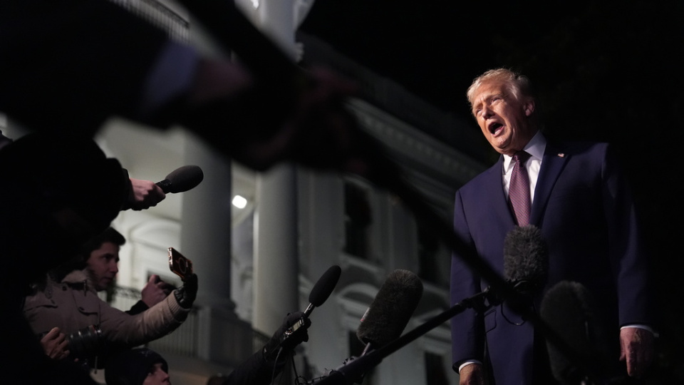 Epstein belgelerinde Trump'ın uçuş kayıtları dikkati çekti