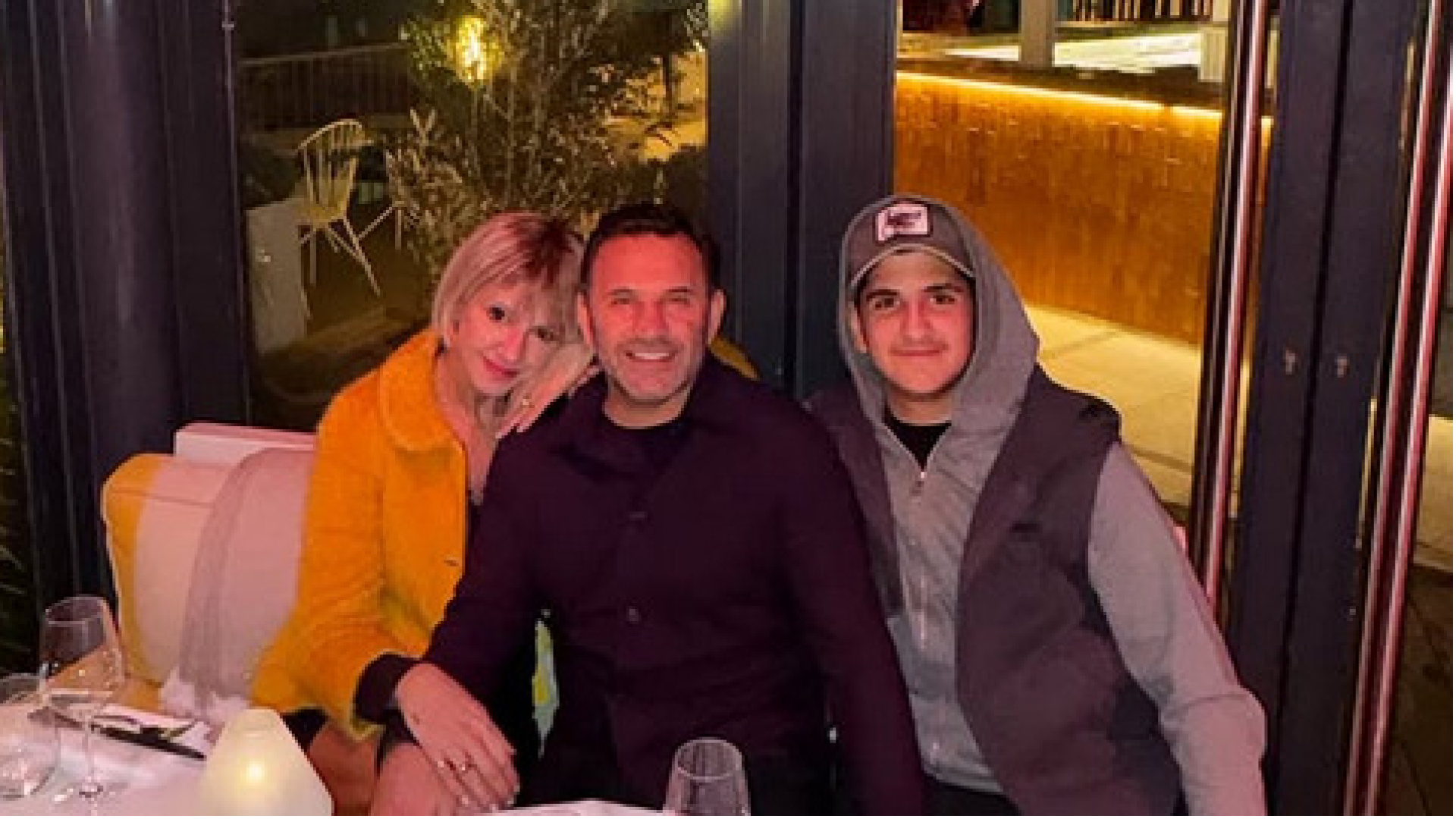 Okan Buruk, Eski Eşi ve Oğluyla Paris'te Tatilde