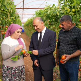 Pestisit analizini kendi laboratuvarında yapıyor