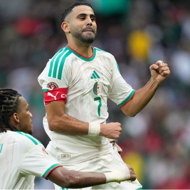 Cezayir'i Mahrez sırtladı!