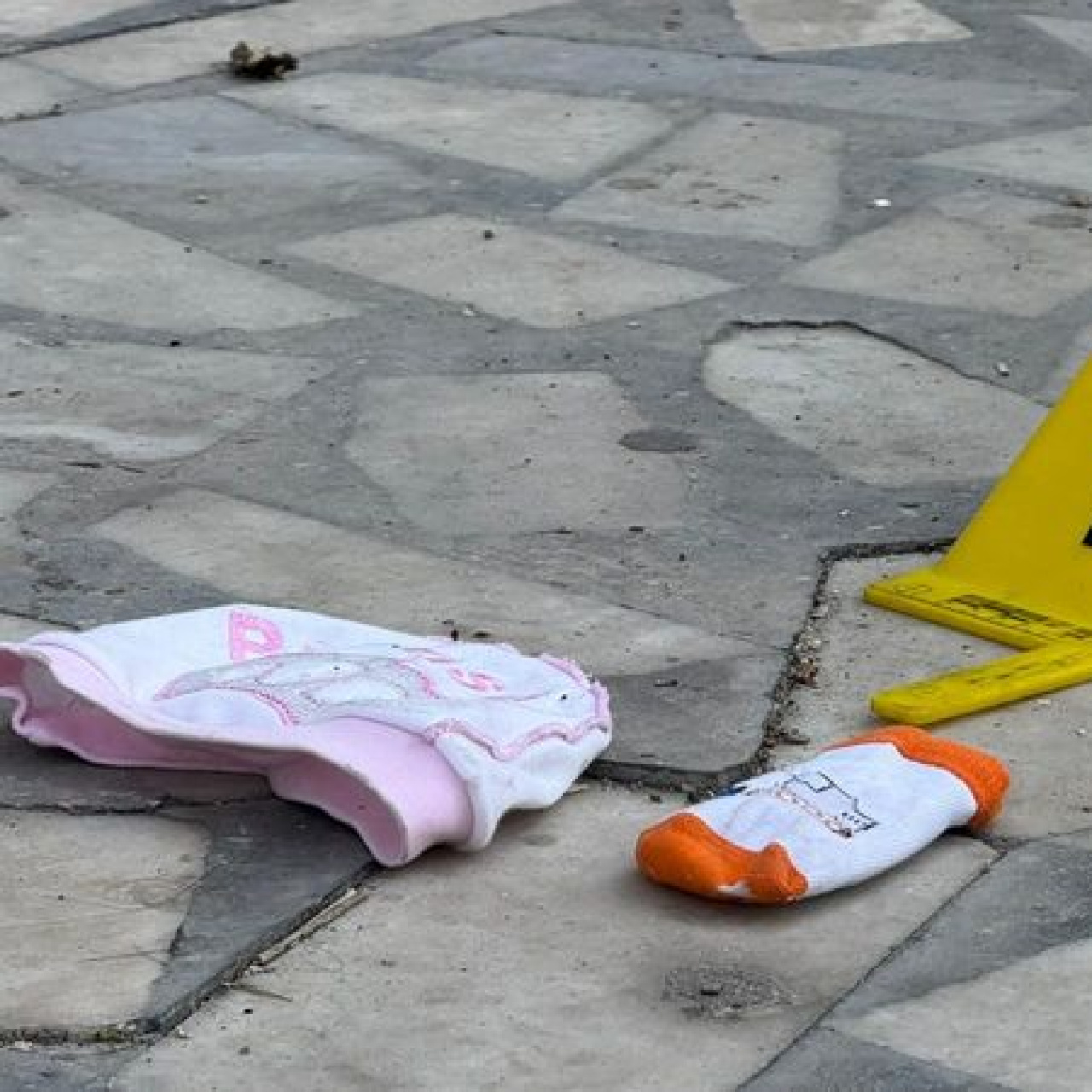 Anne 2 aylık bebeğini 4. kattan bıraktı!