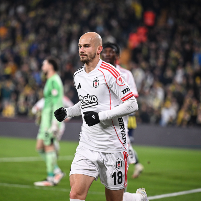 Rafa Silva yoksa Cerny var!