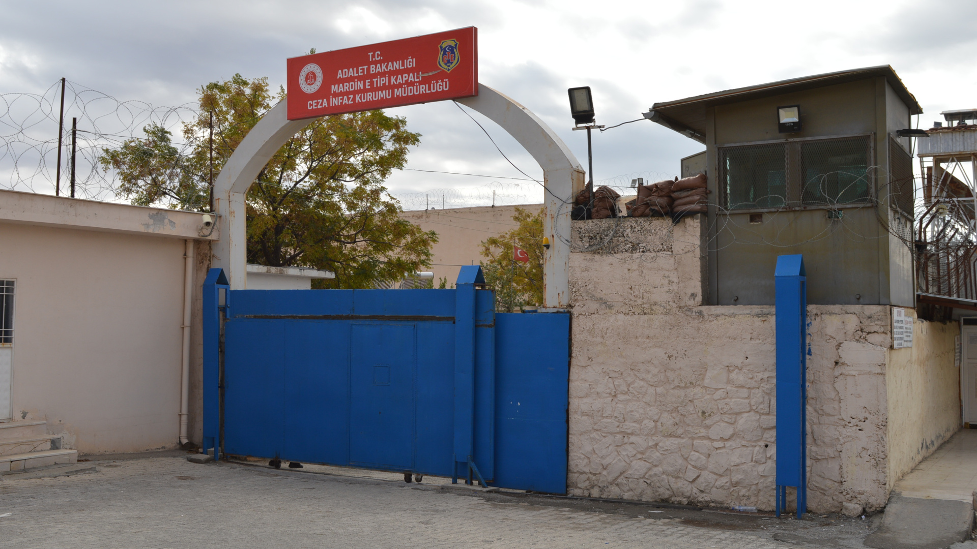 Son dakika: Cezaevlerinden tahliyeler başladı