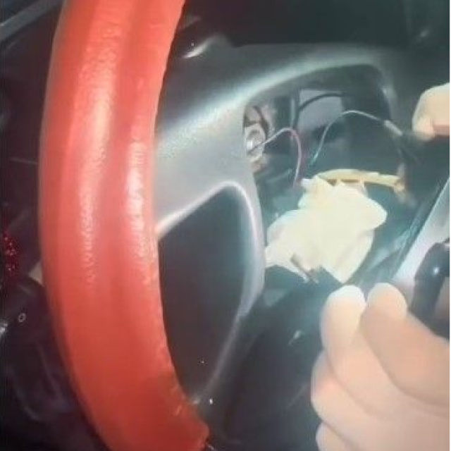 Otomobili uyuşturucu zulası yaptılar!