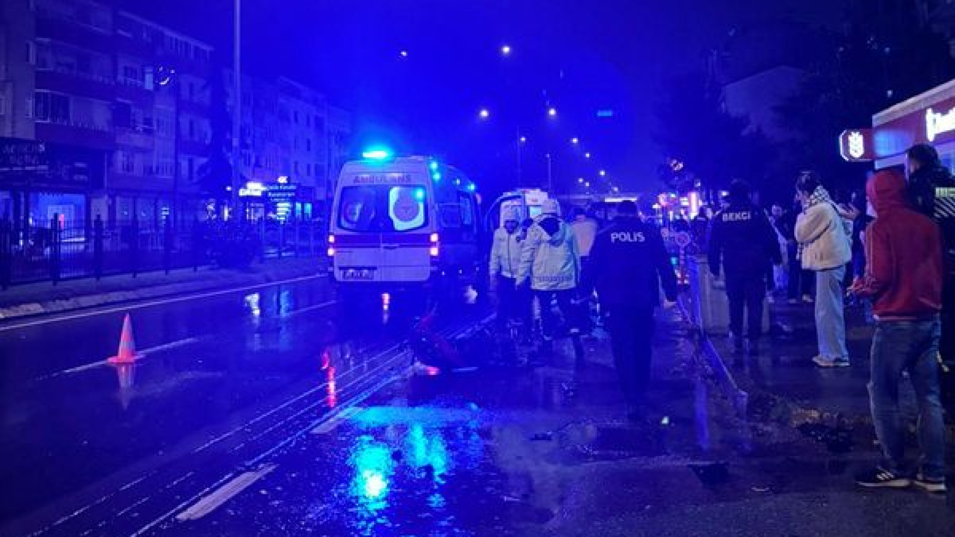 Trabzon'da çalıntı araçla kırmızı ışık ihlali: 1 ölü | Son dakika haberleri