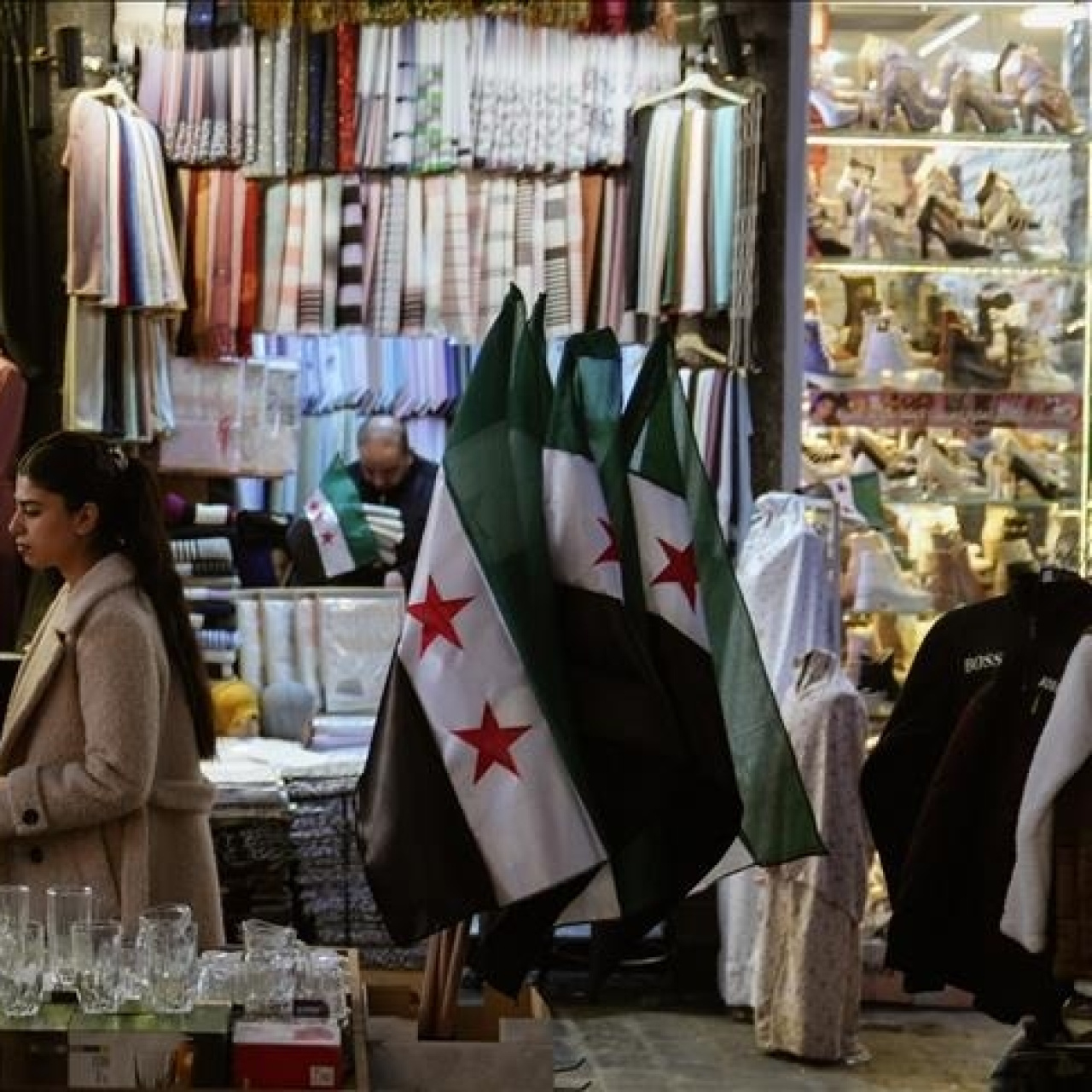 Suriye yeni para birimini piyasaya sürüyor: Ekonomik dönüşüm başlıyor!